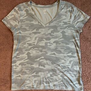 GAP- Tee Shirt​​​​​​​​​​